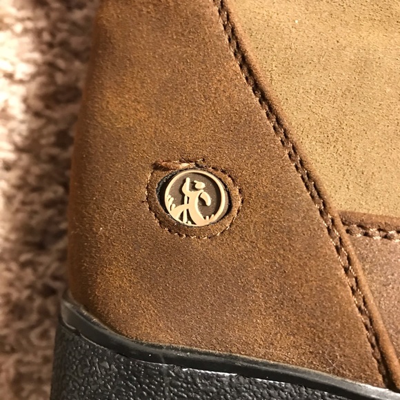 Trendy Women’s size 8 brown/dark brown waterproof boots. Winter, casual. - Picture 7 of 7